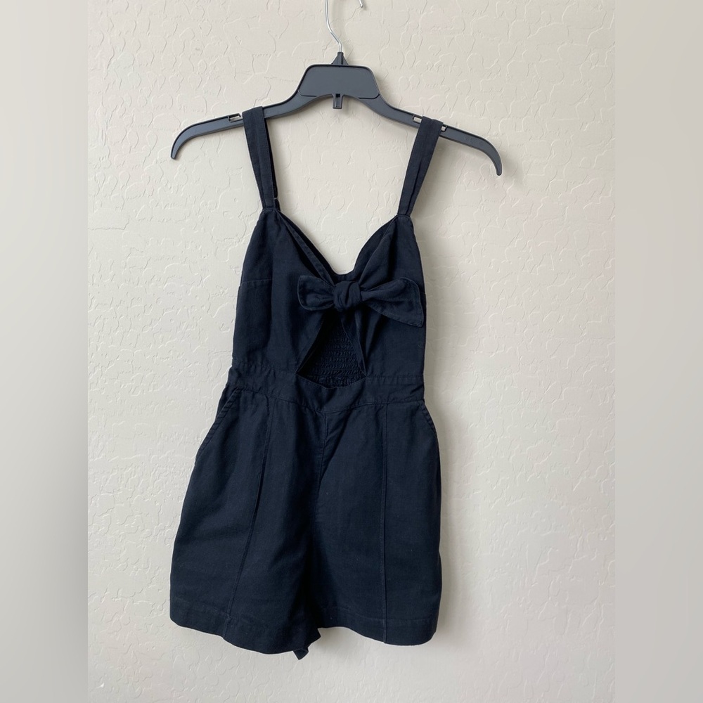 Abercrombie & Fitch Black Lined Tie Front Romper.  Size XXS